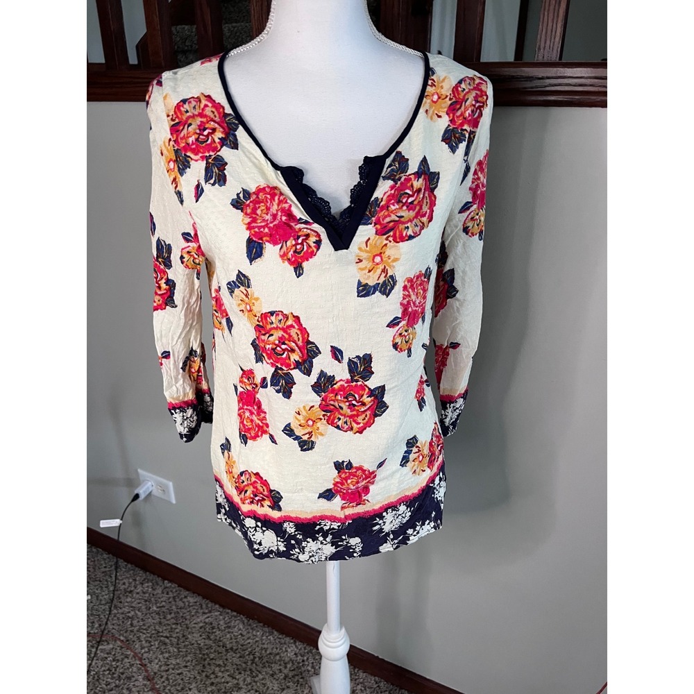 Skies Are Blue Floral V-Neck Blouse Navy Lace Trim Cream Pink Small